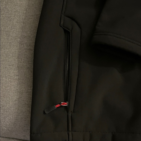 New Balance Men's Black and Gray Performance Jacket - Picture 8 of 8